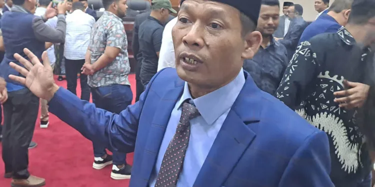 Ketua DPRA sementara Zulfadli dari Fraksi Partai Aceh