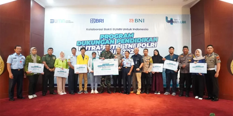 BRI menyalurkan Dana Bantuan Pendidikan (Beasiswa) bagi anak dari TNI dan Polri