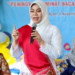 Bunda Literasi Aceh, Hj. Safriati, S.Si, M.Si, saat berbagi cerita dengan murid PAUD di Ruang Baca Anak Perpustakaan Wilayah Aceh, Banda Aceh, Selasa, (5/11/2024).