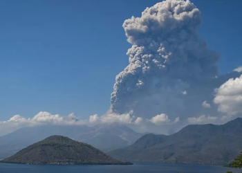 Erupsi Gunung Lewotobi Laki-Laki