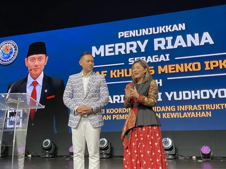 Merry Riana Staf Khusus