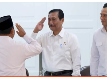 Prabowo Hormati Luhut dalam Sidang Kabinet