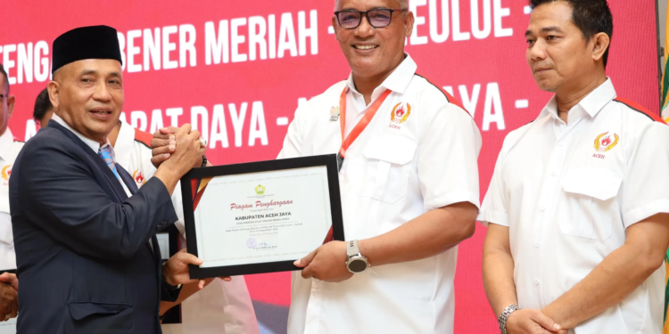 Ketua Umum KONI Aceh, H Kamaruddin Abu Bakar atau Abu Razak