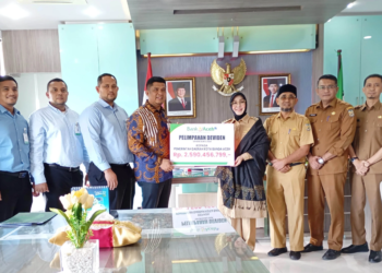 Bank Aceh Serahkan Dividen Rp 2,5 Miliar ke Pemko Banda Aceh
