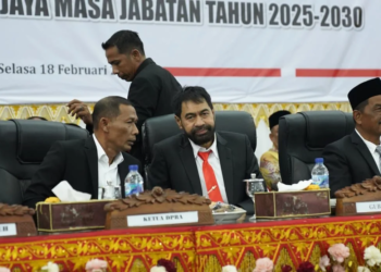 Gubernur Aceh Muzakir Manaf atau yang dikenal Mualem dan Ketua DPR Aceh Zulfadhli