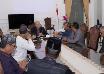 Wali Nanggroe Aceh, Tgk Malik Mahmud Al Haythar bersama pengurus Wali Nanggroe Aceh, Tgk Malik Mahmud Al Haythar