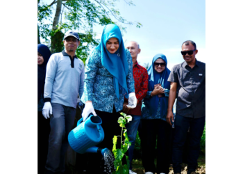 Dukung Hidupkan Kembali Industri Sutera Aceh, Ketua Dekranasda Tanam Murbei