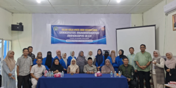 Bireuen – Program Kuliah Kerja Nyata (KKN) Internasional yang digelar oleh Universitas Muhammadiyah Mahakarya Aceh (UMMAH) pada tahun ini bukan sekadar program pengabdian masyarakat lintas negara, tetapi menjadi wadah bagi mahasiswa untuk mengalami lompatan besar dalam pembelajaran personal dan akademik. Dengan tujuan utama Malaysia, UMMAH memberangkatkan sembilan mahasiswa terbaik untuk mengikuti program KKN Internasional selama hampir satu bulan, dari 1 hingga 28 Mei 2025.