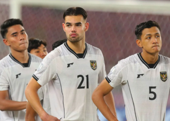 Ekspresi sejumlah pemain timnas U23 Indonesia usai laga final ASEAN U23 Championship atau Piala AFF U23 2025 di Stadion Utama Gelora Bung Karno, Jakarta, Selasa (29/7/2025). Vietnam sukses keluar sebagai juara pada ajang ASEAN U23 Championship atau Piala AFF U23 2025 setelah mengalahkan Indonesia 1-0.(Foto | KOMPAS)