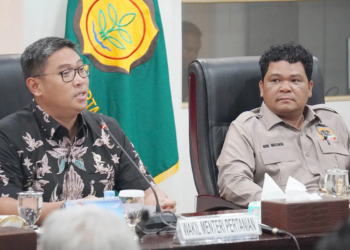 Sudaryono Wakil Menteri Pertanian (kiri) dan Don Muzakir Ketua Umum DPN Tani Merdeka Indonesia