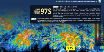 BMKG menginformasikan dampak dua Bibit Siklon Tropis yang menyebabkan hujan lebat di Sumatra dan NTT, dan wilayah lain.