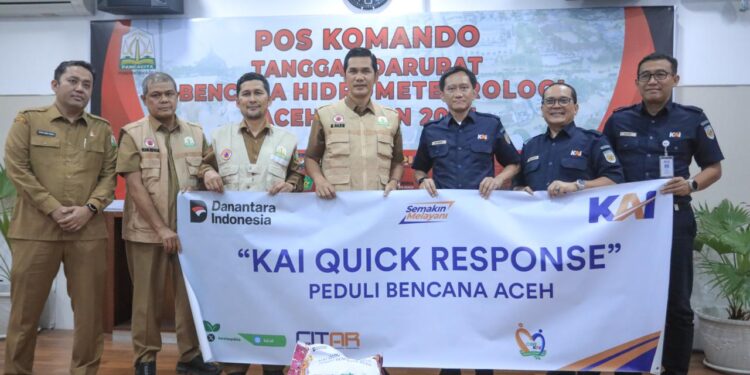 KAI Salurkan Bantuan untuk Bencana Banjir dan Longsor di Aceh