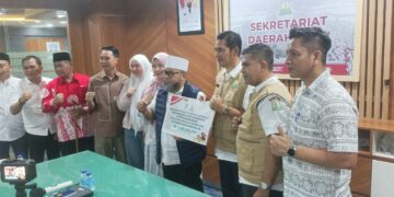 Gubernur Bengkulu Serahkan Donasi Rp1 Miliar untuk Korban Bencana Banjir dan Longsor Aceh