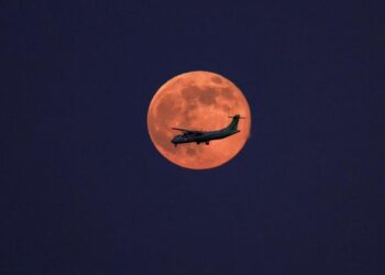 Bulan Bergerak Menjauhi Bumi, Efeknya Mulai Terasa
