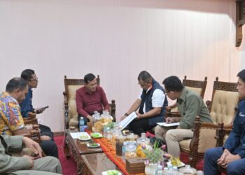 Wagub Aceh Bahas Penanganan Bencana dan Pembangunan Huntara Bersama Wakil Kepala Badan Pengaturan BUMN