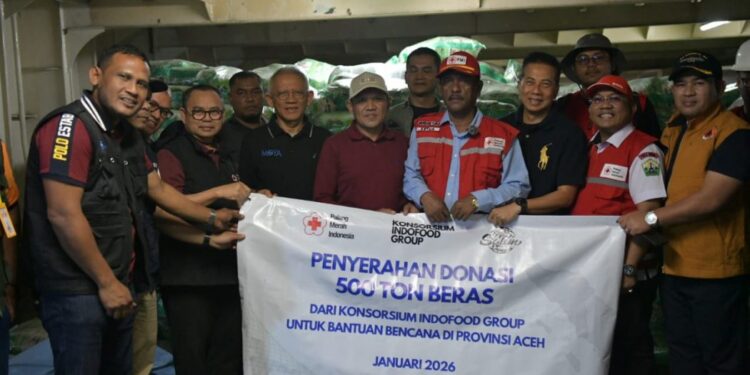 Wakil Gubernur Aceh Terima Bantuan Kemanusiaan PMI di Pelabuhan Krueng Geukuh Aceh Utara