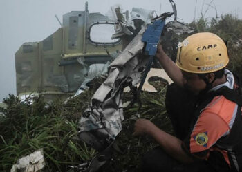 Tim SAR gabungan berhasil menemukan kotak hitam atau black box pesawat ATR 42-500 setelah dilakukan pencarian di lereng Gunung Bulusaraung.