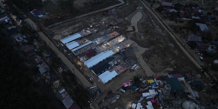 Prabowo Protes Hunian Danantara untuk Korban Banjir dari Seng