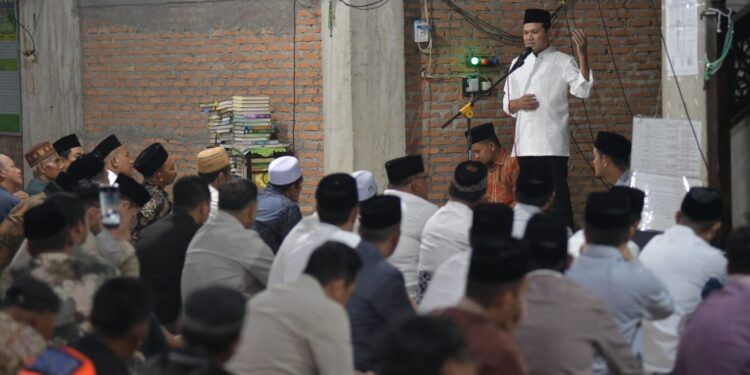 Mendagri dan Wagub Buka Pusa dan Tarawih Bersama Warga Aceh Tamiang