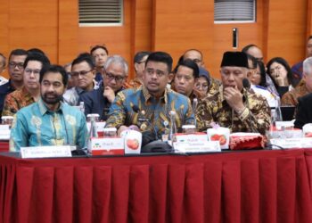 Gubernur Mualem Ikuti Rakor Satgas Percepatan Rehab–Rekon Pascabencana Sumatra di Jakarta