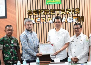 Tingkatkan Pelayanan Publik, Sekda Aceh Terima CSR Layanan Emergency Call Center 112