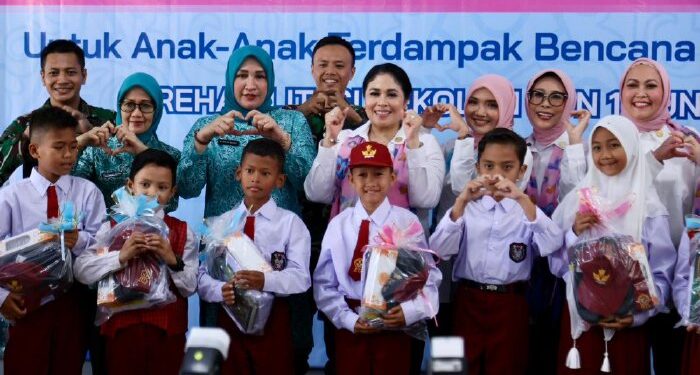 Kak Na Dampingi Seruni KMP Resmikan Kembali Beroperasinya SDN 1 Sungai Liput pasca Renovasi