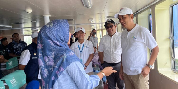Sekda Aceh Sapa Pemudik di KMP Aceh Hebat 2, Total 650 Tiket Gratis Disiapkan ke Sabang