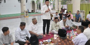 Wagub Aceh Buka Puasa Bersama Masyarakat Teupin Raya