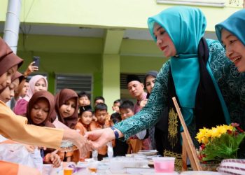 Kampanye Gemarikan, Kak Na Borong Jajanan Sehat di Market Day MIN Model