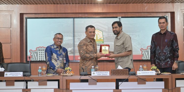 Terima Kunjungan Gubernur Jawa Tengah, Mualem Perkuat Sinergi Antar Daerah