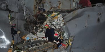 Kapal perang USS Porter setelah insiden tabrakan di kawasan laut Timur Tengah