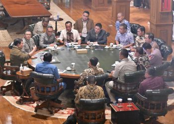 Presiden Prabowo memimpin rapat terbatas di Hambalang