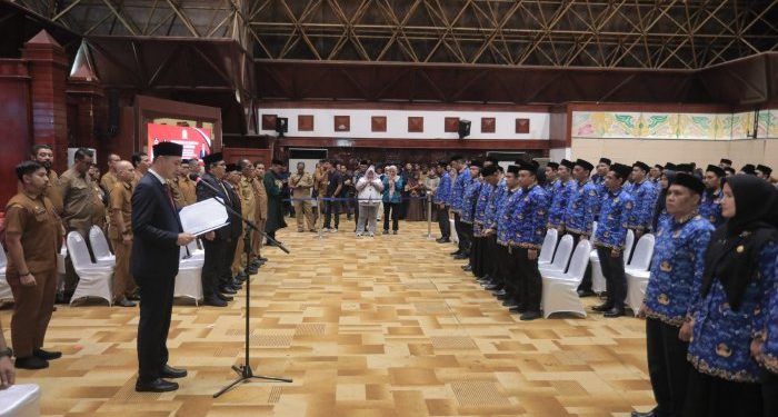 Sekda Aceh Lantik Pejabat Administrator dan Pengawas, Tekankan Percepatan Kinerja Pemerintah