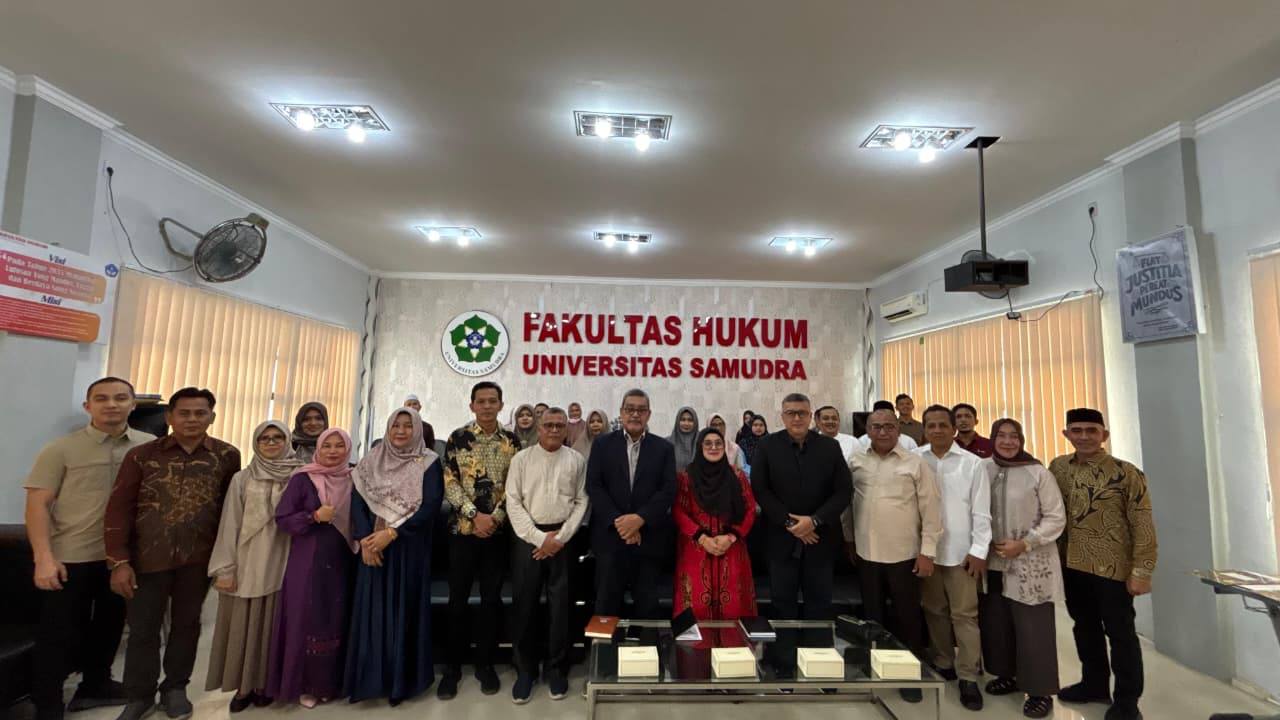 Foto bersama peserta dan narasumber forum akademik Lembaga Wali Nanggroe bersama Fakultas Hukum Universitas Samudra.