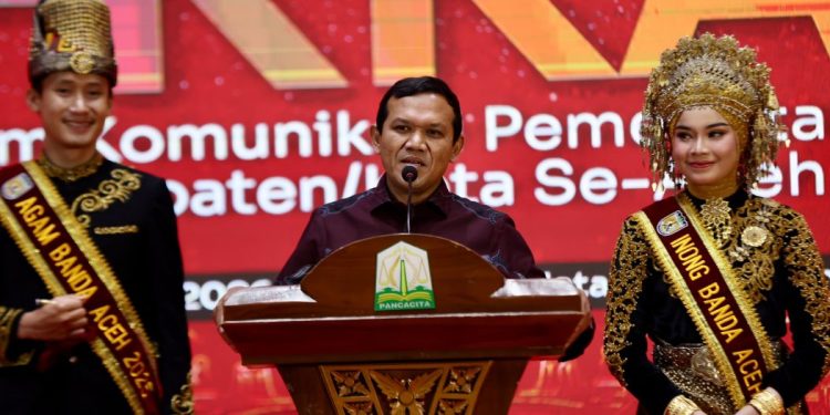 Wagub Bersama Wamendagri Hadiri Pengukuhan DPP FKKA Aceh