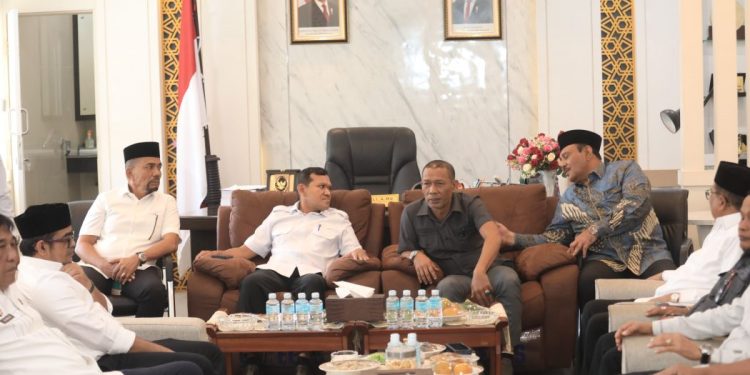 Wagub Aceh dan Pimpinan DPRA Bahas Percepatan Qanun APBA dan Stabiltas Sosial