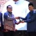 Wagub Aceh Terima Penghargaan Tokoh Penguat Ekonomi Syariah Aceh
