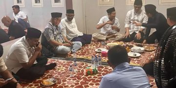 Wagub Aceh Dek Fadh Bertakziah ke Rumah Duka Sjamsul Kahar, Ayahanda Wamenkomdigi Nezar Patria