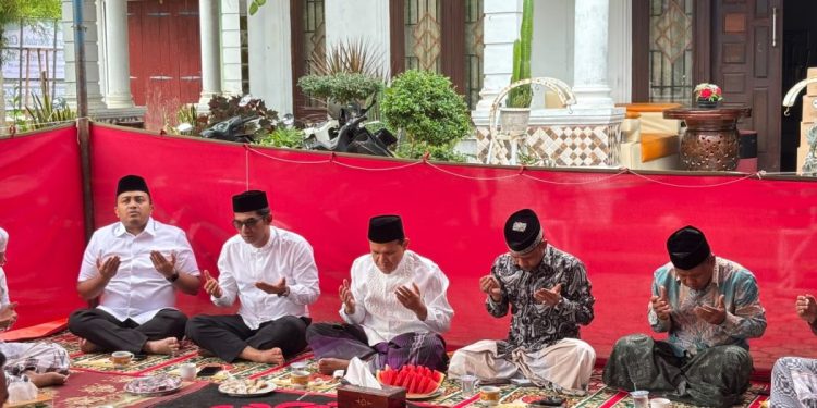 Wagub Aceh Dek Fadh Silaturahmi ke Rumah Duka Ibunda Tgk. Muharuddin di Aceh Utara