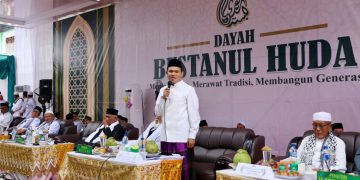 Wagub Aceh Dek Fadh Hadiri Maulid Nabi dan Muzakarah Ulama Aceh ke-15 di Dayah Bustanul Huda