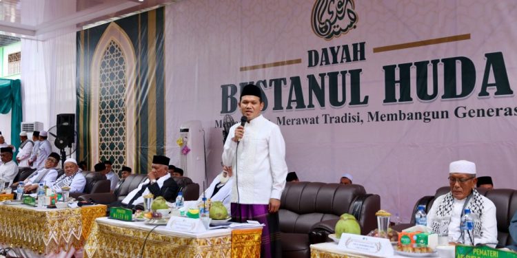 Wagub Aceh Dek Fadh Hadiri Maulid Nabi dan Muzakarah Ulama Aceh ke-15 di Dayah Bustanul Huda