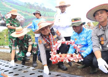 Kapolda Aceh Tanam Bawang Putih, Perkuat Program Swasembada Pangan Nasional