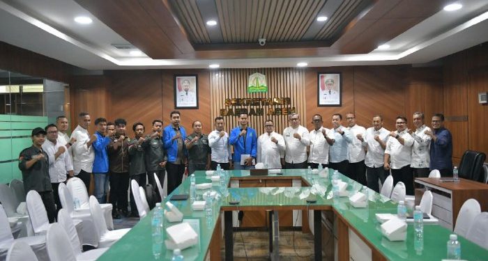 Terima Audiensi Senat Mahasiswa UIN Ar-Raniry, Plt Sekda Aceh Paparkan Progress Penanganan Pasca Bencana