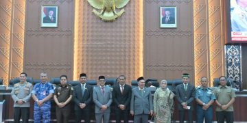 Plt. Sekda Aceh Hadiri Rapat Paripurna DPRA