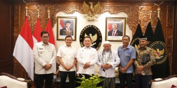 Dek Fadh Bersama Abu Paya Pasie dan Ketua DPRA, Temui Menko Polkam, Perkuat Sinergi untuk Aceh