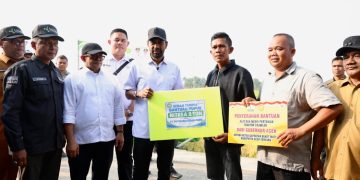 Gubernur Aceh Mualem Tinjau Pemulihan Pascabencana di Aceh Tamiang, Salurkan Bantuan Pertanian hingga Pendidikan