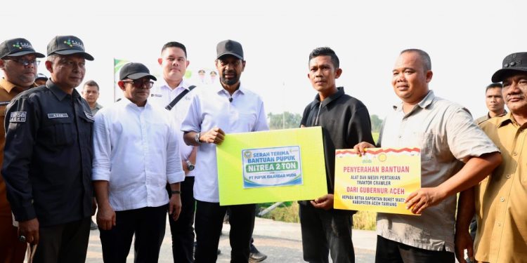 Gubernur Aceh Mualem Tinjau Pemulihan Pascabencana di Aceh Tamiang, Salurkan Bantuan Pertanian hingga Pendidikan