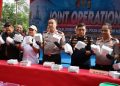 Wagub Aceh Dek Fadh Dampingi Kapolri di Pidie, Apresiasi Pengungkapan Lab Sabu Ilegal dan Bantuan Huntap