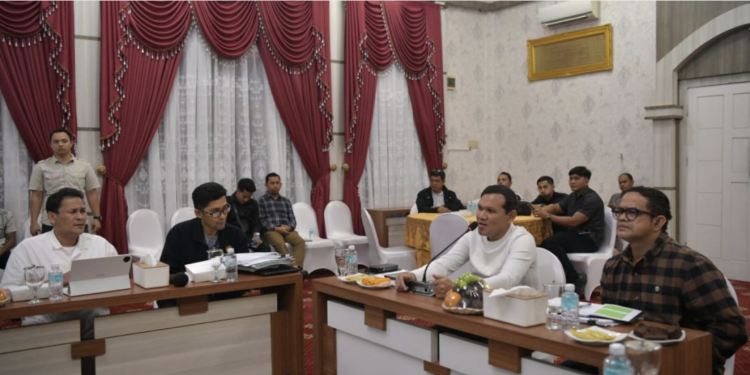 Dek Fadh Pimpin Rapat Lanjutan Pembahasan Perubahan UUPA