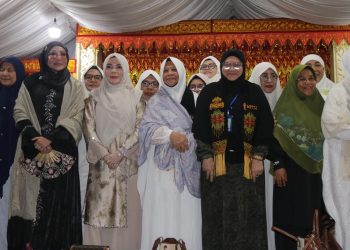 Bersahaja di Tengah Ribuan Jemaah, Bunda Salma Hadir dalam Momentum Bersejarah Muzakarah Ulama Internasional